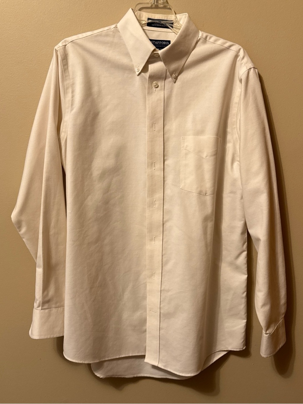 Stafford Men's Cream Button-Down Oxford Shirt